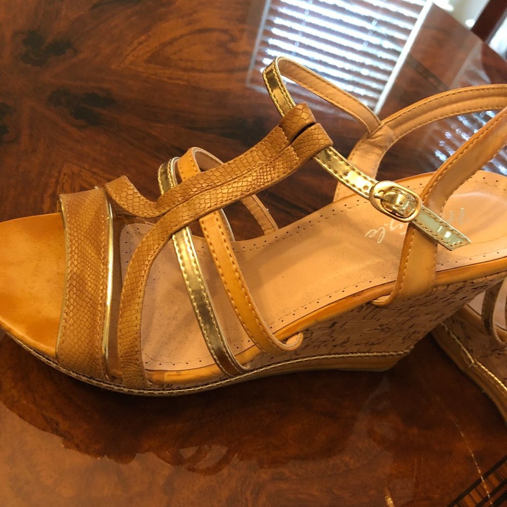 Tan and Gold Cork Wedge - Picture 4 of 5